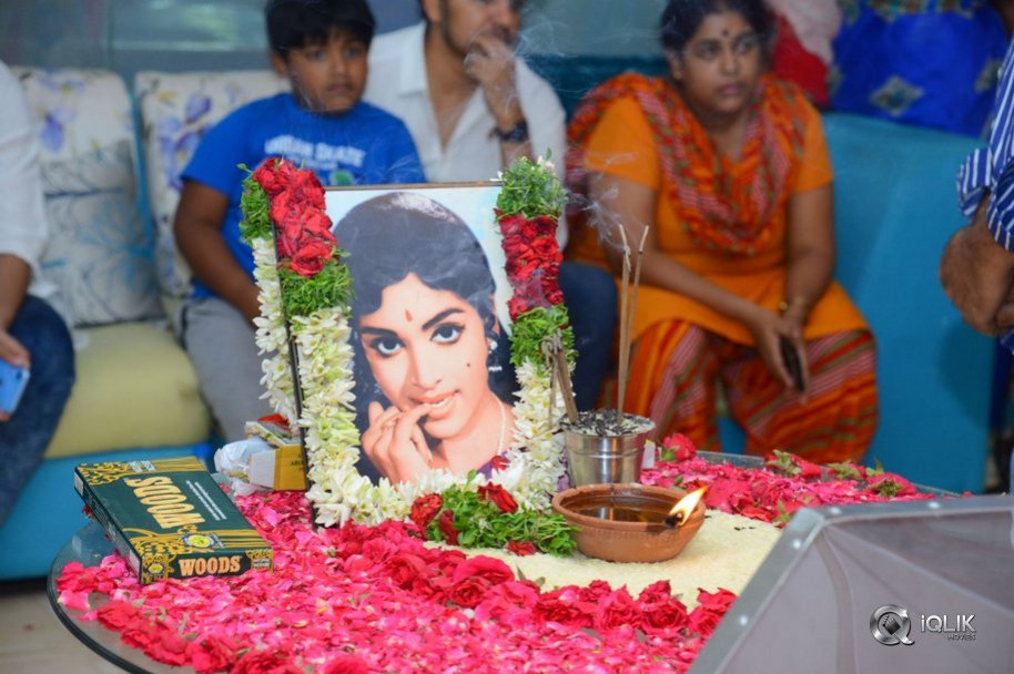 Celebrities-Pay-Homage-to-Vijaya-Nirmala-Garu